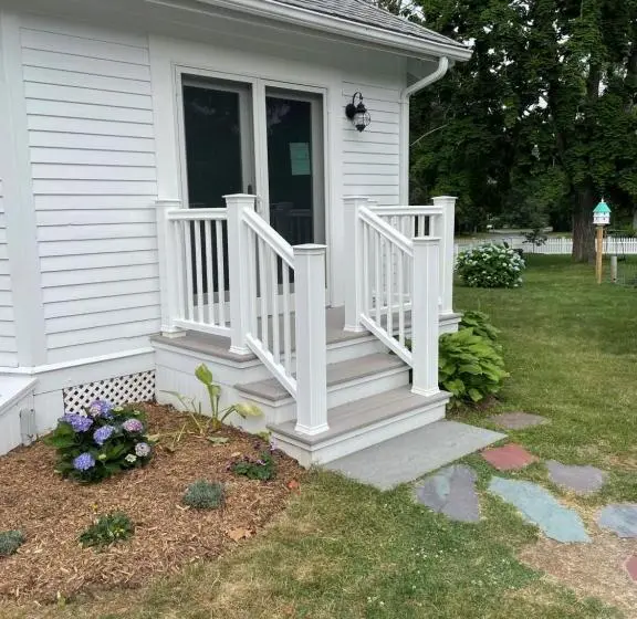 デラックススタジオ, The Tern Inn Bed & Breakfast And Cottages