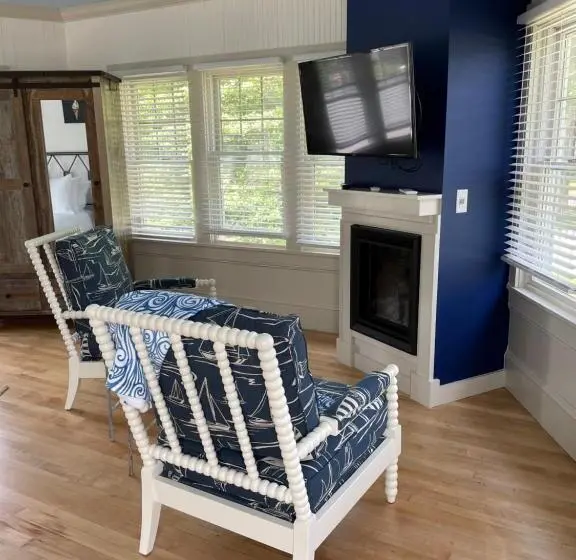 デラックススタジオ, The Tern Inn Bed & Breakfast And Cottages