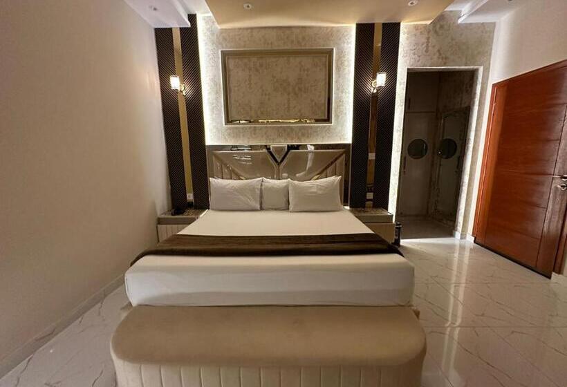 اتاق لوکس, Multan Swiss