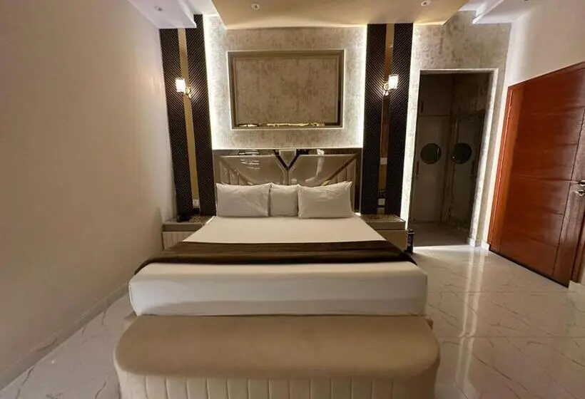 اتاق لوکس, Multan Swiss