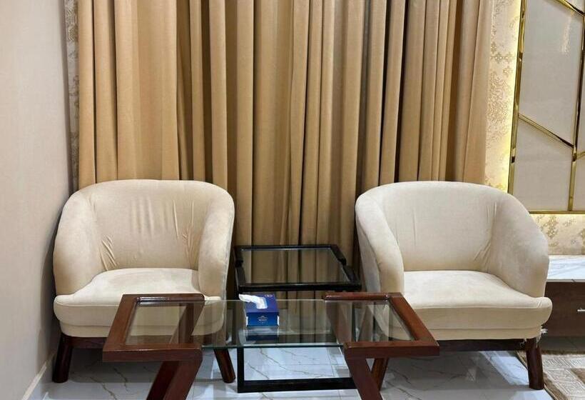 اتاق لوکس, Multan Swiss