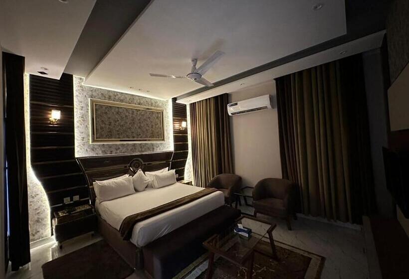 اتاق لوکس, Multan Swiss