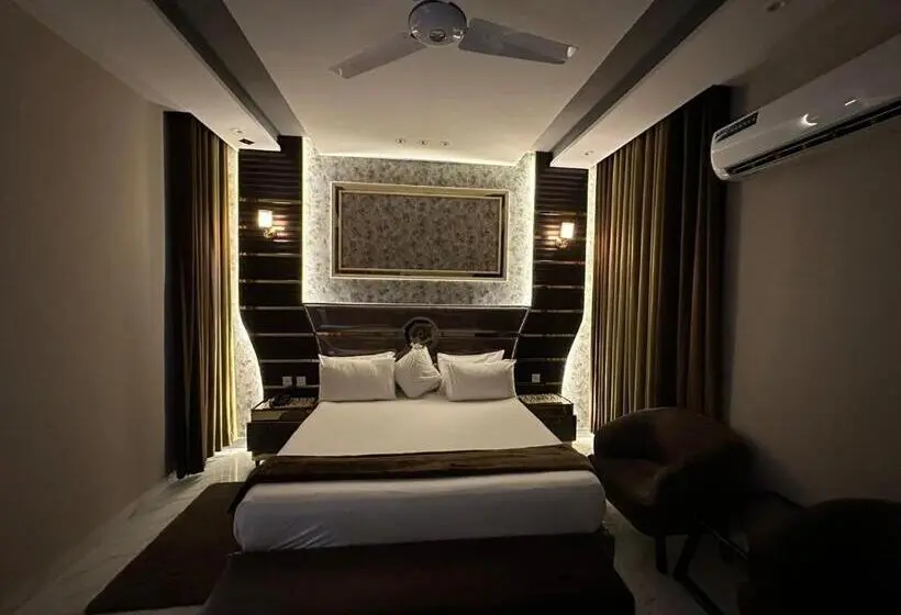 اتاق لوکس, Multan Swiss