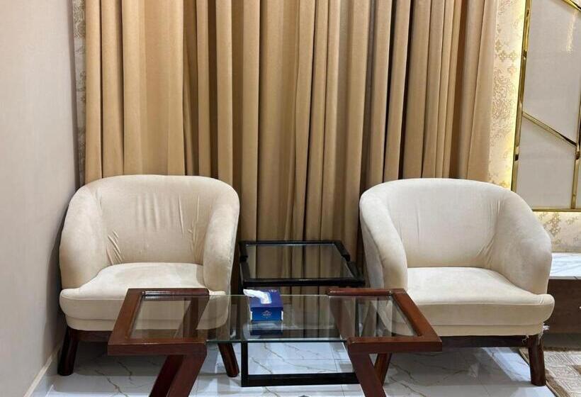 اتاق لوکس, Multan Swiss