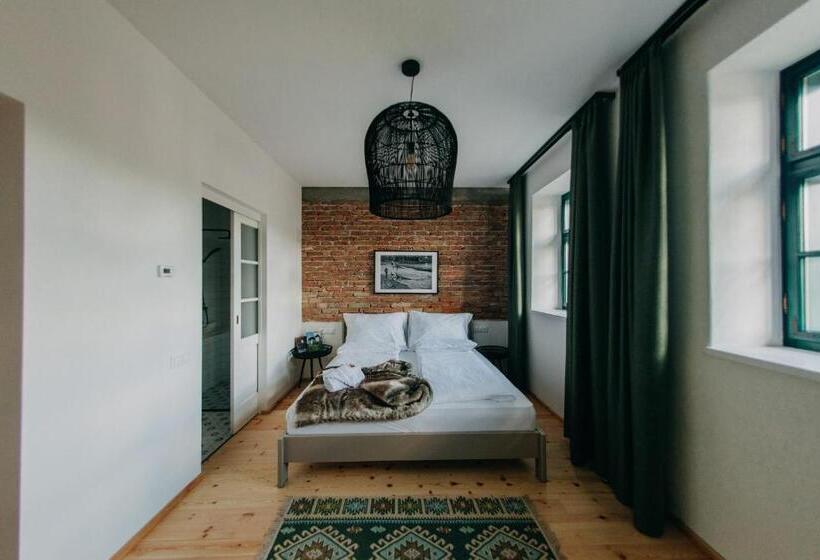 デラックスルーム, Ugron Castle Fiatfalva