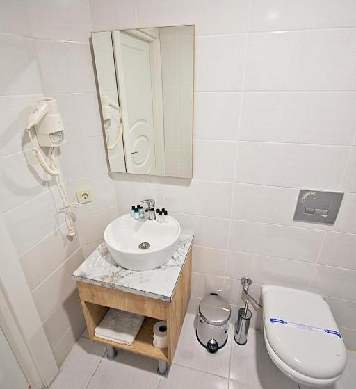 标准间, Lion City