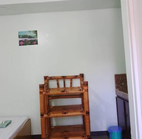 اتاق استاندارد, Mischa S Hostel