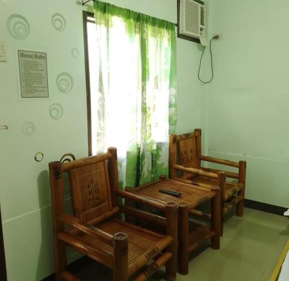 اتاق استاندارد, Mischa S Hostel