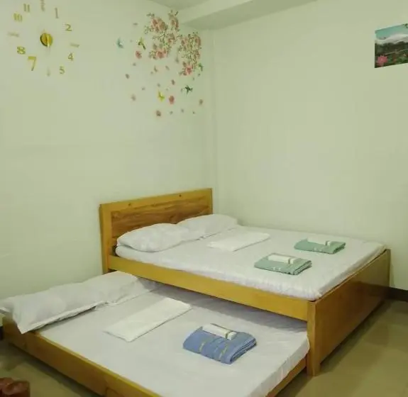 スタンダードルーム, Mischa S Hostel