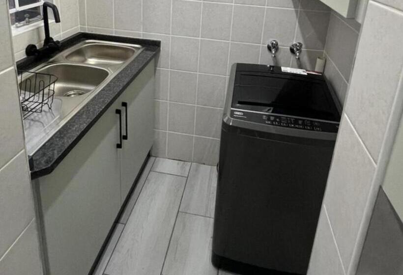 דירת חדר, Laluka Inn