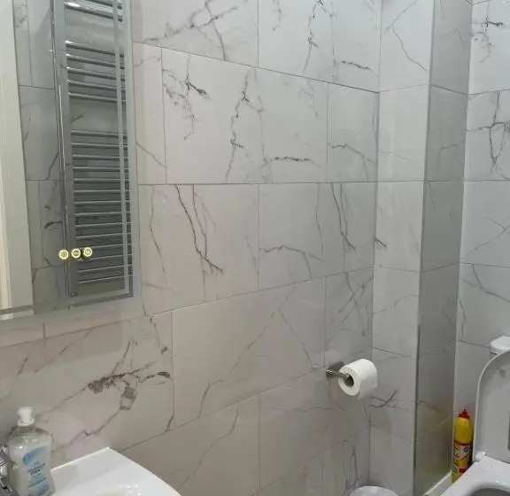 Standard Kolmen Hengen Huone, Lonsdale Place