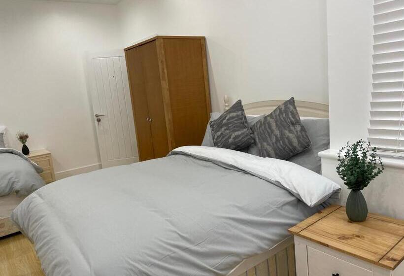 Номер Deluxe, Lonsdale Place