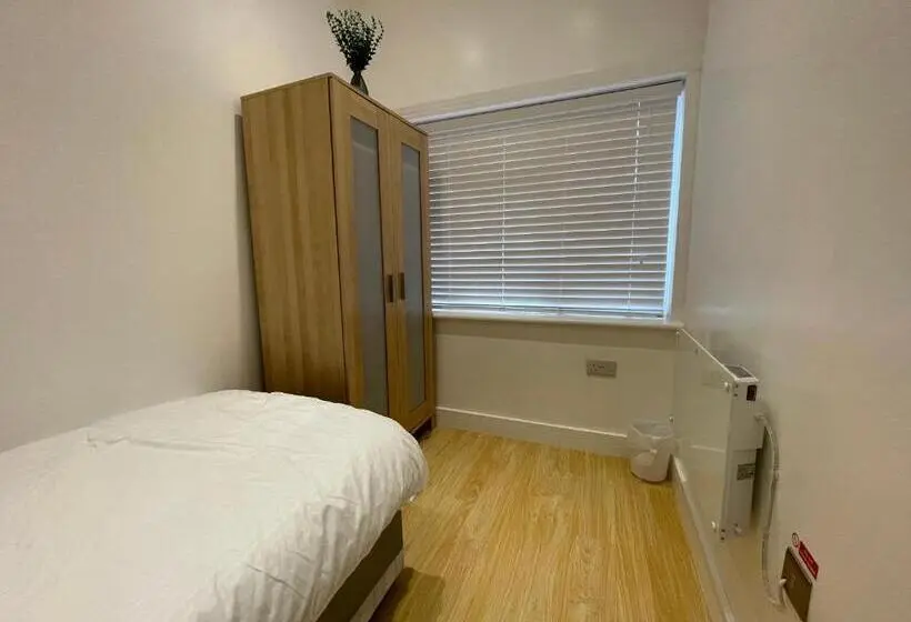 Standard Yhden Hengen Huone, Lonsdale Place