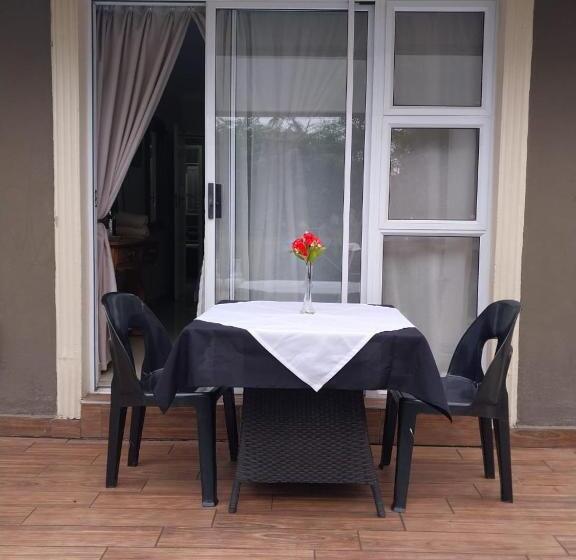 اتاق لوکس, The Flamingo Suite At Frederick S Place