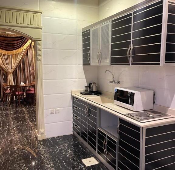 جناح مزود بجاكوزى, فندق الحنوة