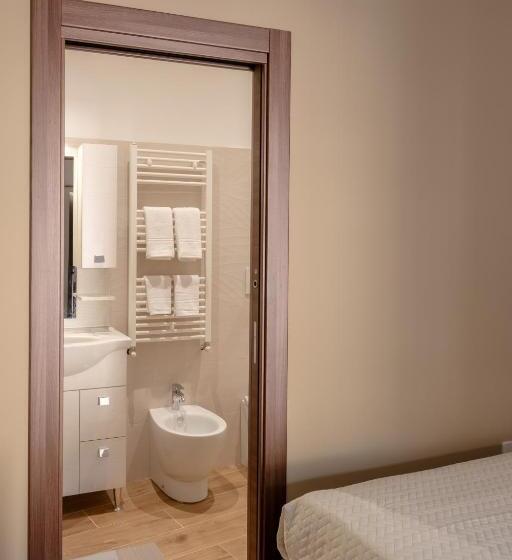 חדר סטנדרט, Casatecla