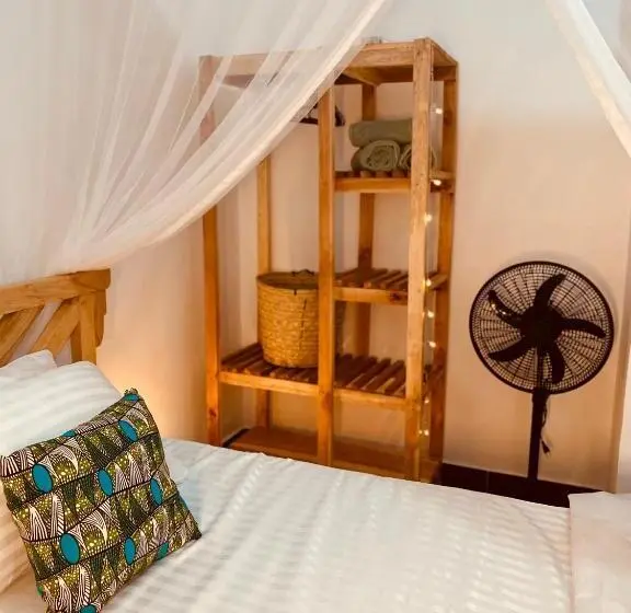 بانگلوی استاندارد, Tukutane Kilimanjaro Homestay