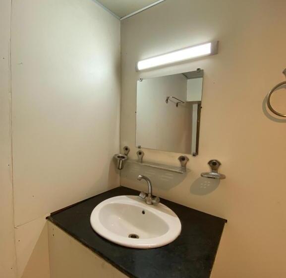 اتاق لوکس سه تخته, Elite Skardu