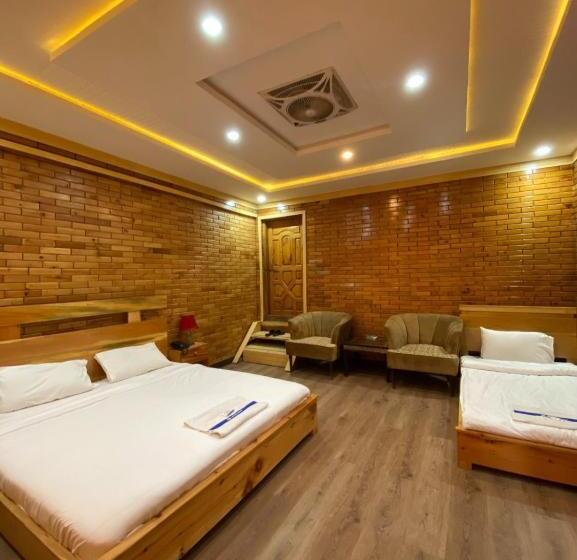 اتاق خانوادگی با چشمانداز کوه, Elite Skardu