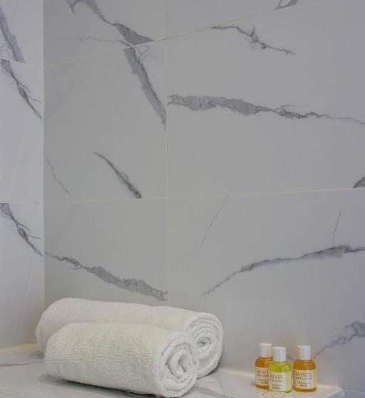 四人标准间, Novel Hotel And Apartments