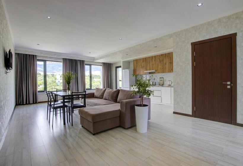 2 Bedrooms Apartment Lake View, Novel Hotel And Apartments