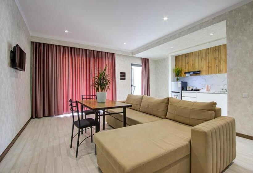 2 Bedrooms Apartment Lake View, Novel Hotel And Apartments