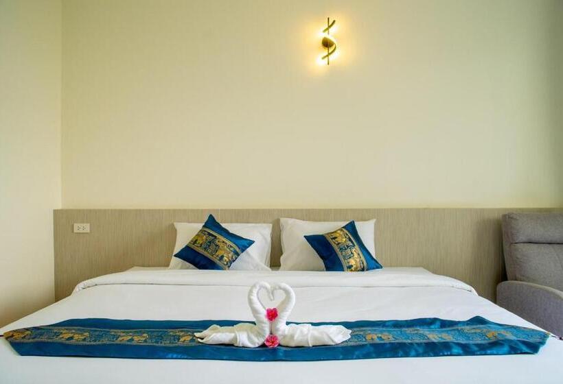 キングサイズベッドのデラックスルーム, Puean Chang Resort Phuket