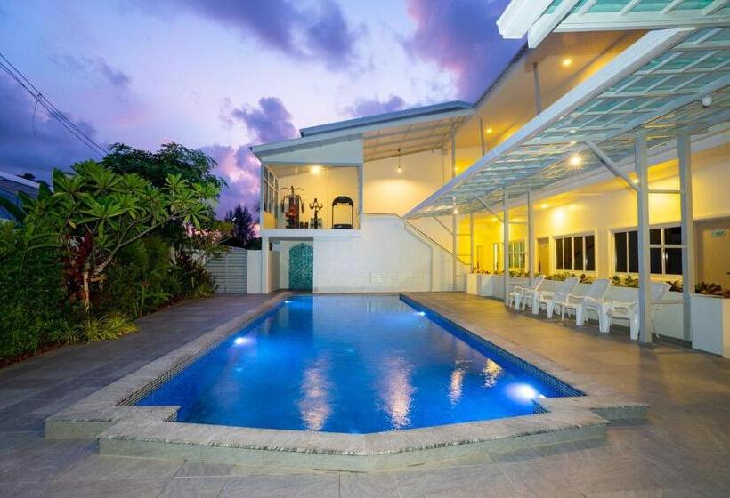 デラックスルーム, Puean Chang Resort Phuket