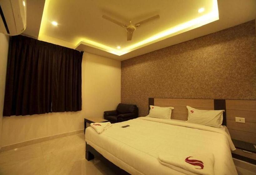 Pokój Deluxe, Sathyaa Grand Inn