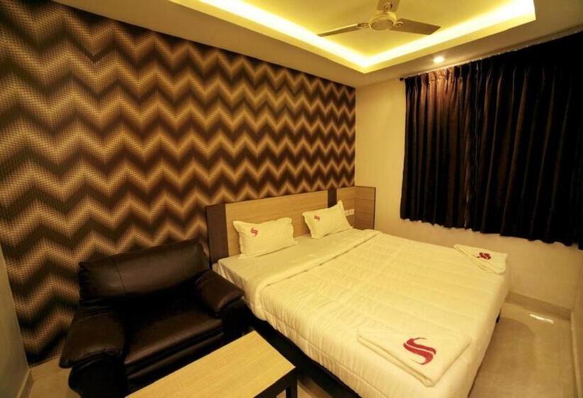 Pokój Deluxe, Sathyaa Grand Inn