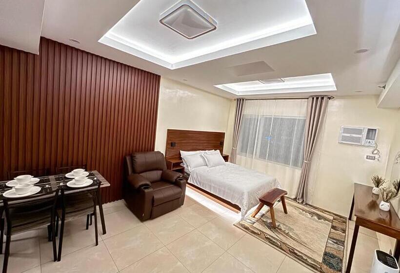 استودیوی سوپریور, La Amore Place