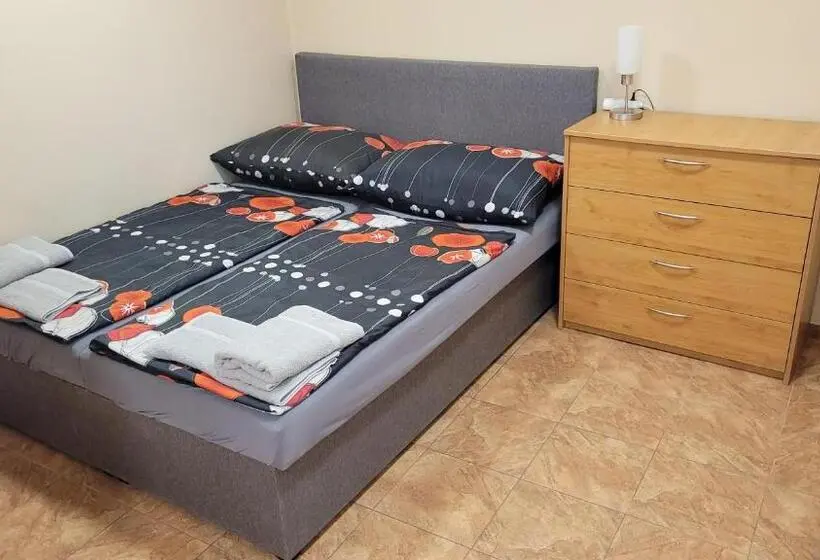 Standard-huone, Alenka