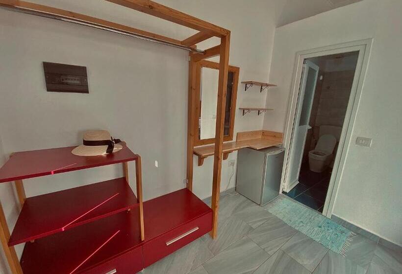 اتاق استاندارد چهار تخته با چشم‌انداز دریا, Casablanca Rooms Dhërmi