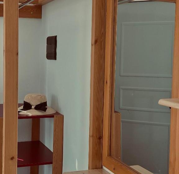 اتاق استاندارد چهار تخته با چشم‌انداز دریا, Casablanca Rooms Dhërmi