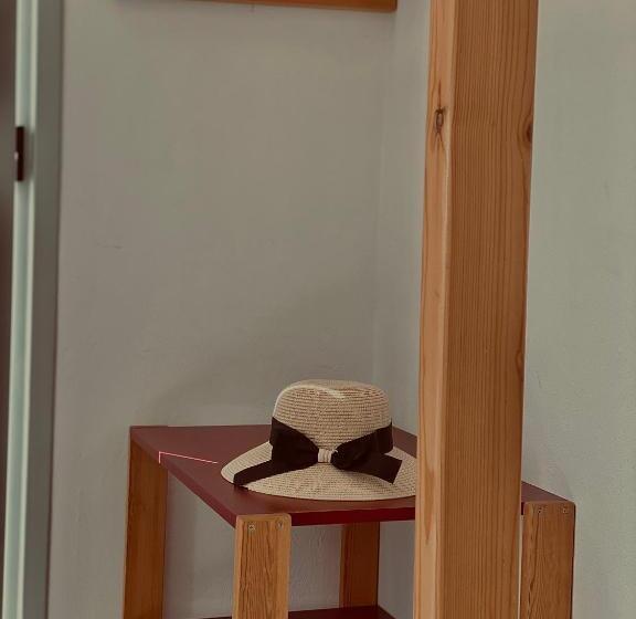 اتاق استاندارد چهار تخته با چشم‌انداز دریا, Casablanca Rooms Dhërmi