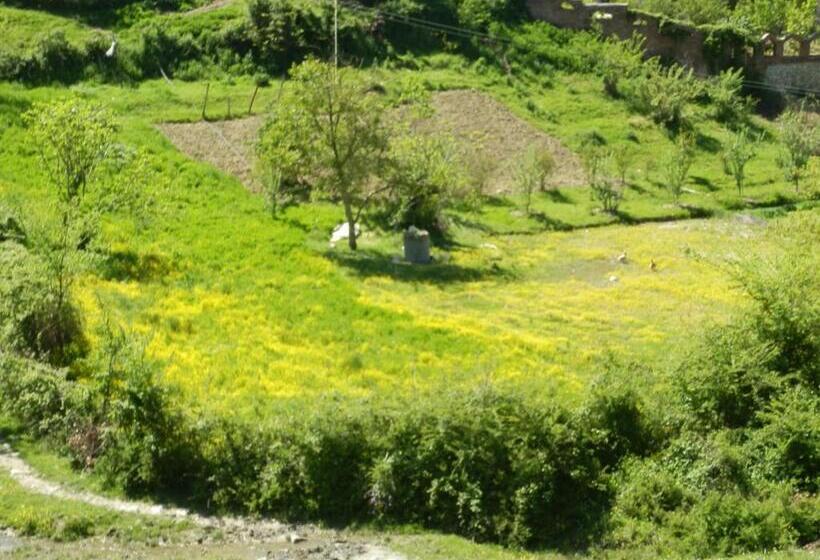 חדר משפחתי נוף לגינה, Villa Mugs