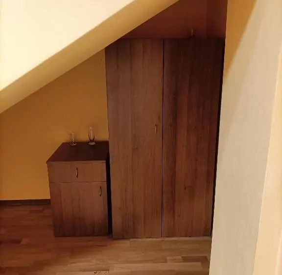Quarto Triplo Standart, Casa Heidi