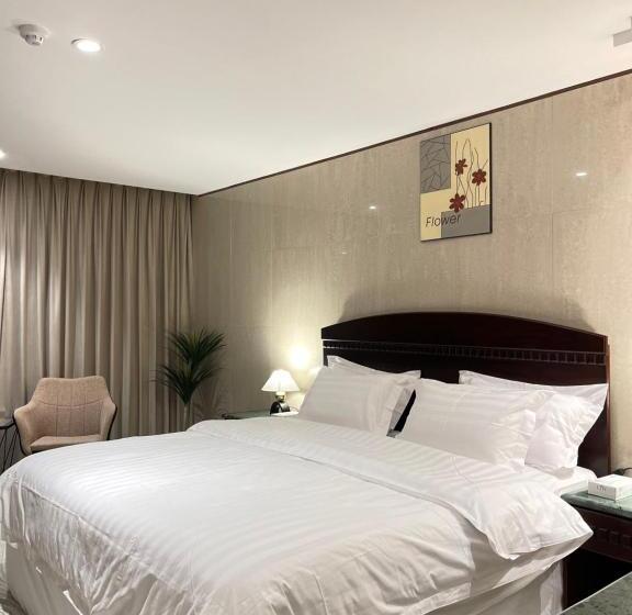 Sviitti Kaupungin Näkemystä, سويت غرفة وصالة بإطلالة واسعة على المدينة