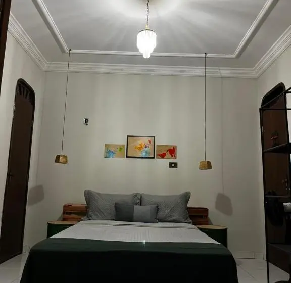 اتاق خانوادگی با سرویس بهداشتی مشترک, é De Casa