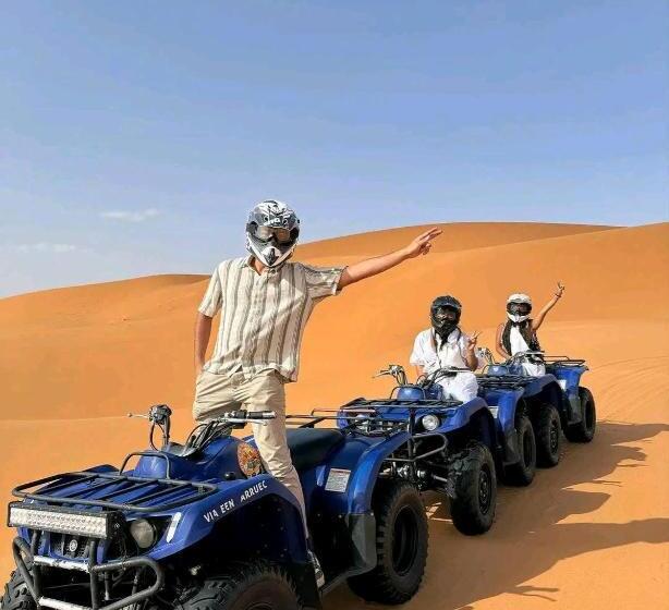 家庭间, East Desert & Luxury Camp