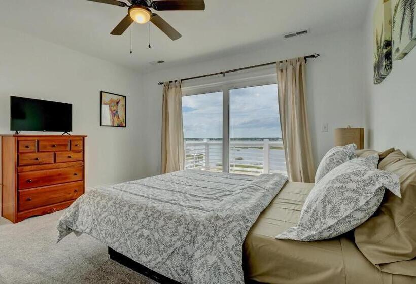 منزل 4 غرف نوم, 124 Windjammer Dr By Carolina Stays