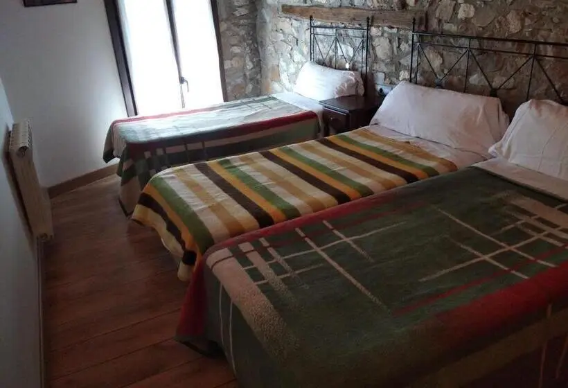 ルームシェアのワンベッド, Casa Rural Borrenes Las Médulas