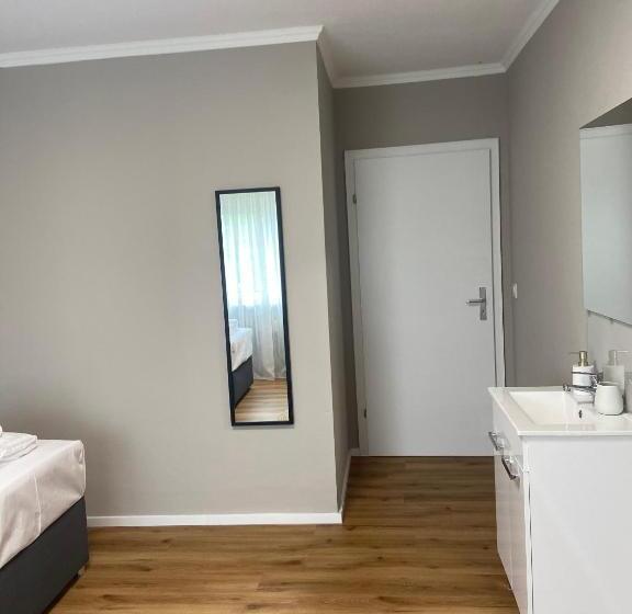 スタンダードルーム, Repeat Racing Rooms