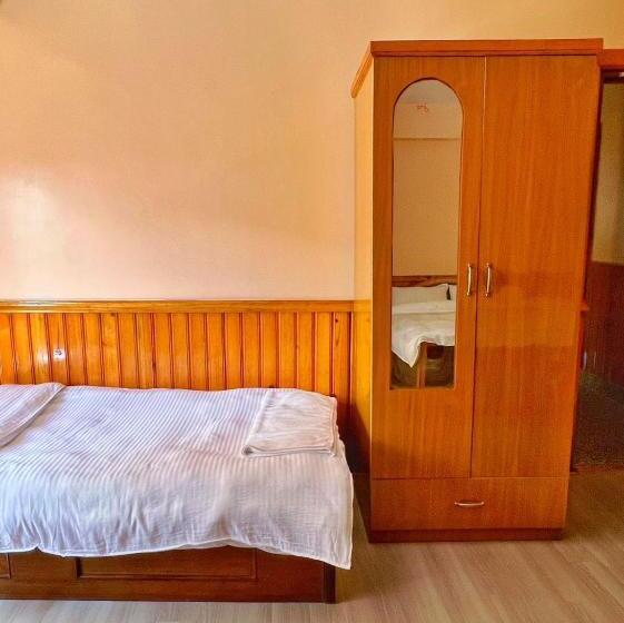 اتاق عادی, Sanjie Bhumi Guest House