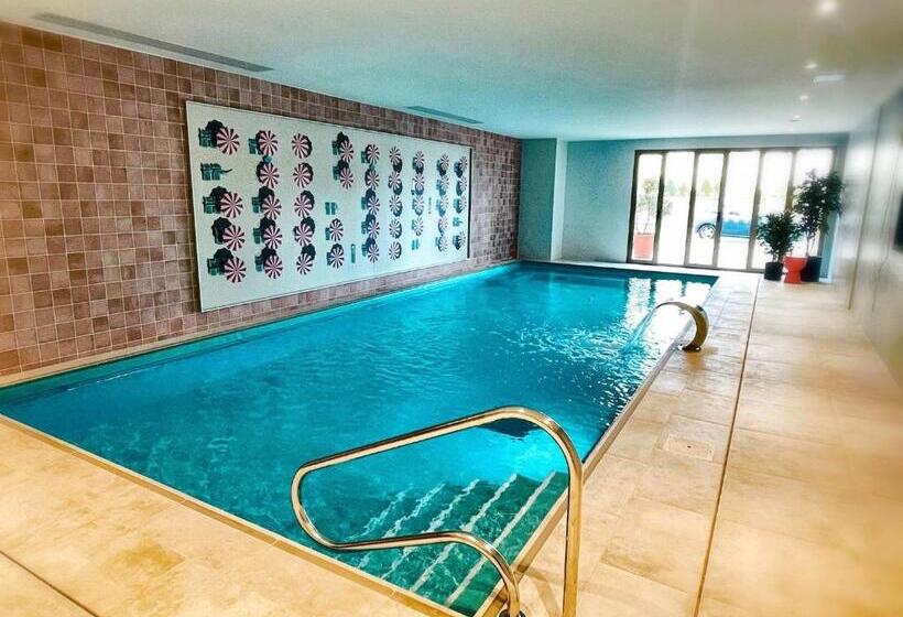 Номер Стандарт с Балконом, Résidence Montana Bourg En Bresse