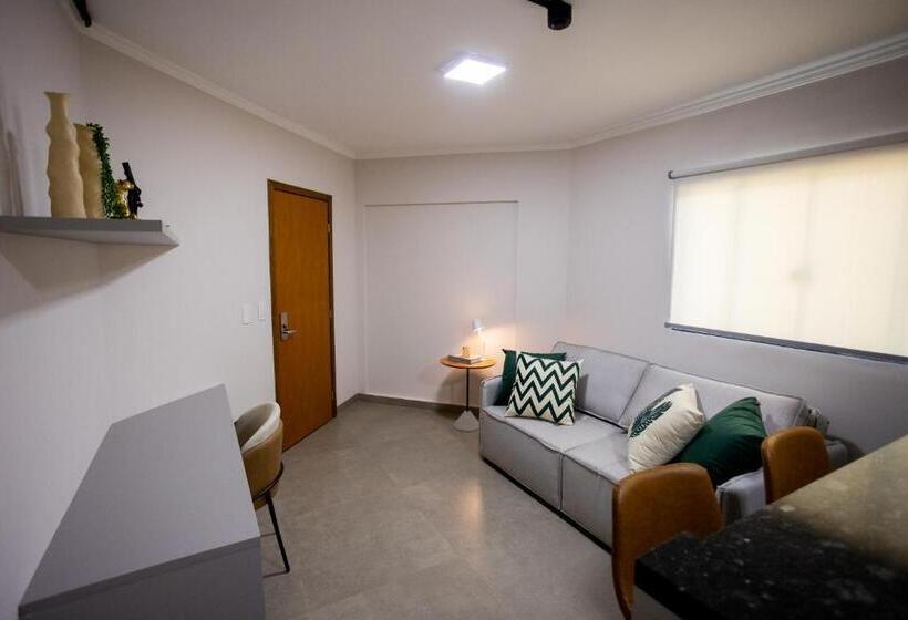 标准三人间, Terraço Flat