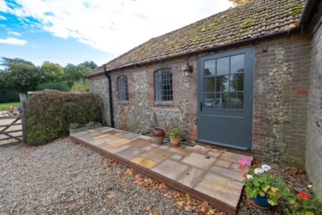 デラックスルーム, Home Farm House