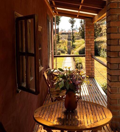 اتاق لوکس با تخت بزرگ, Cordillera Blanca Lodge