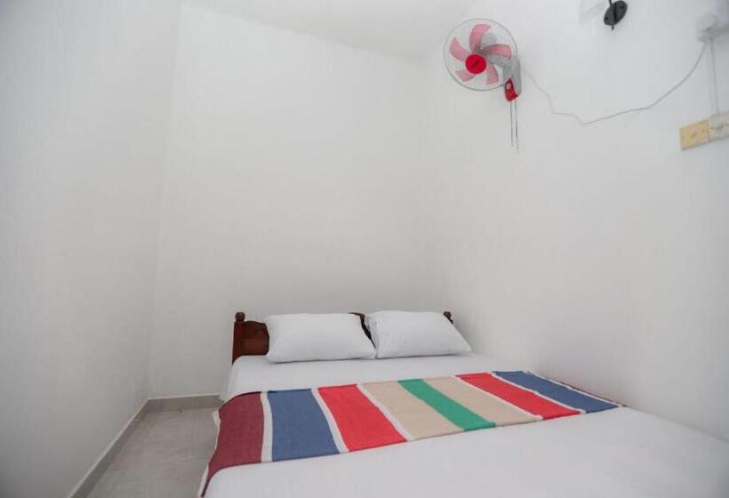 スタンダードルーム, Dee Ella