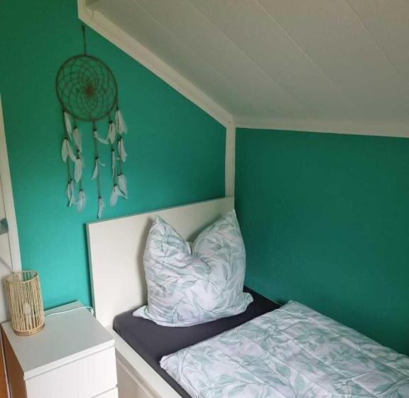 غرفة قياسية فردية حمام مشترك, Haus Biasca